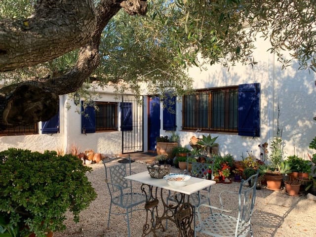 5 bedroom Villa for sale in El Perelló with pool garage - € 595,000 (Ref: 8378551)