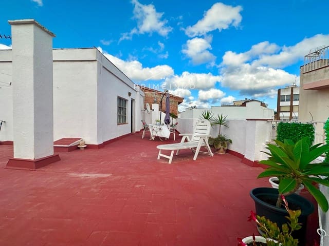 5 bedroom Villa for sale in El Perelló with garage - € 235,000 (Ref: 9253965)