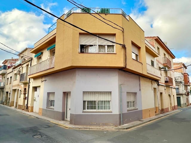 5 bedroom Villa for sale in El Perelló with garage - € 235,000 (Ref: 9253965)