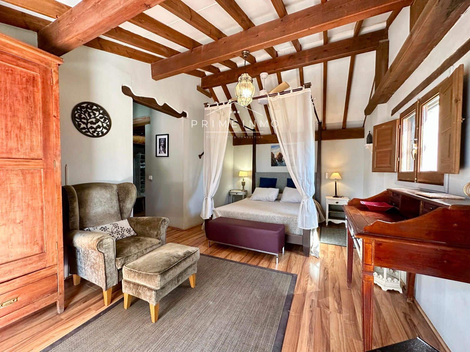 5 bedroom Villa for sale in Camarles - € 435,000 (Ref: 9261990)