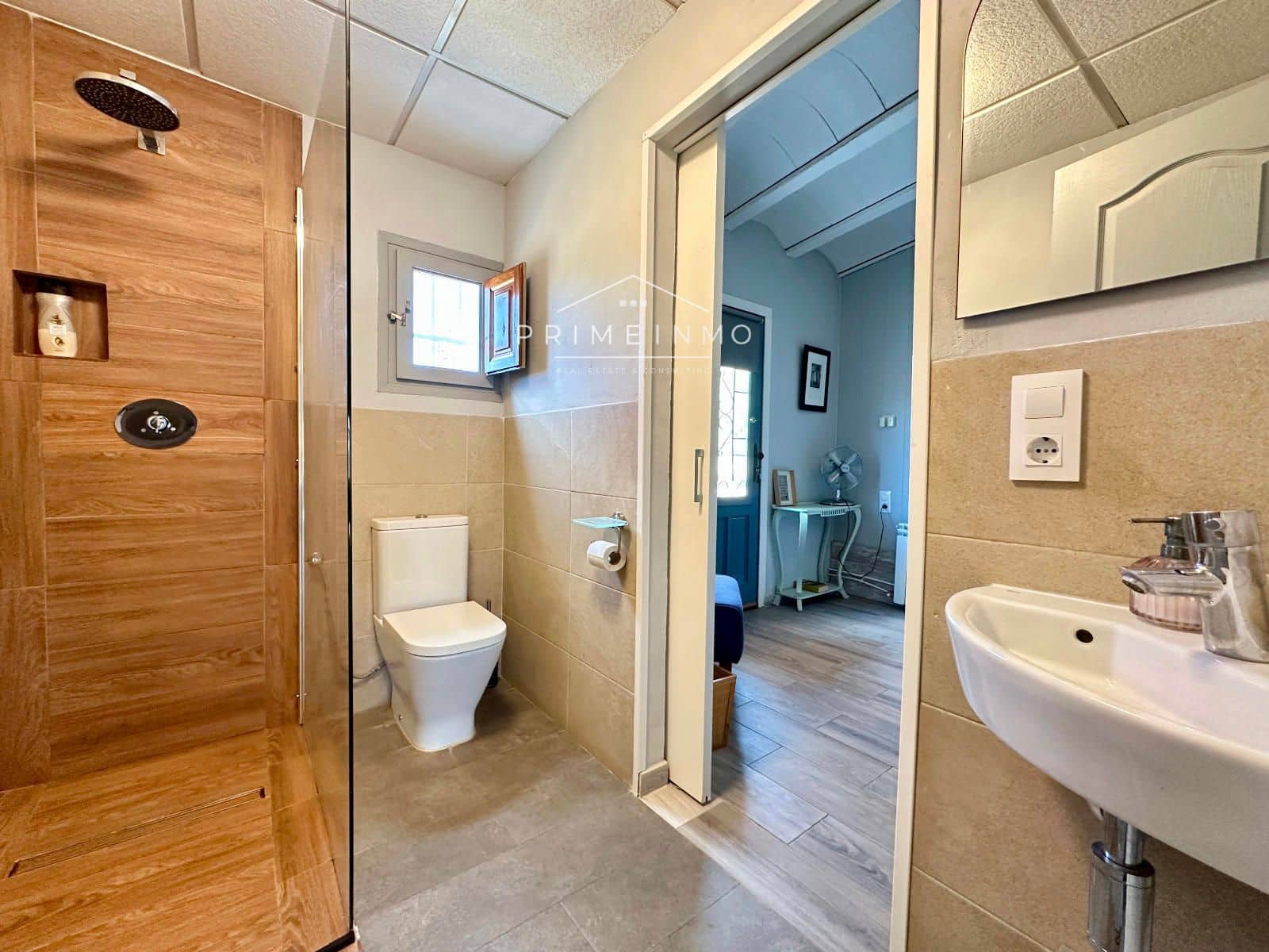 5 bedroom Villa for sale in Camarles - € 435,000 (Ref: 9261990)