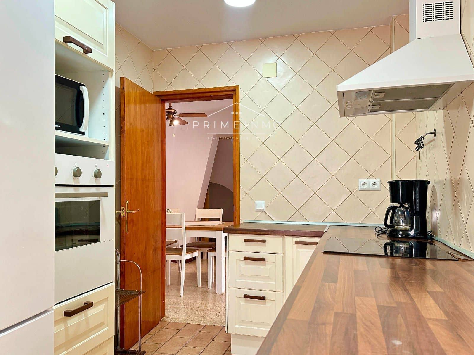 5 Zimmer Villa zu verkaufen in Calafat mit Pool Garage - 420.000 € (Ref: 9311858)