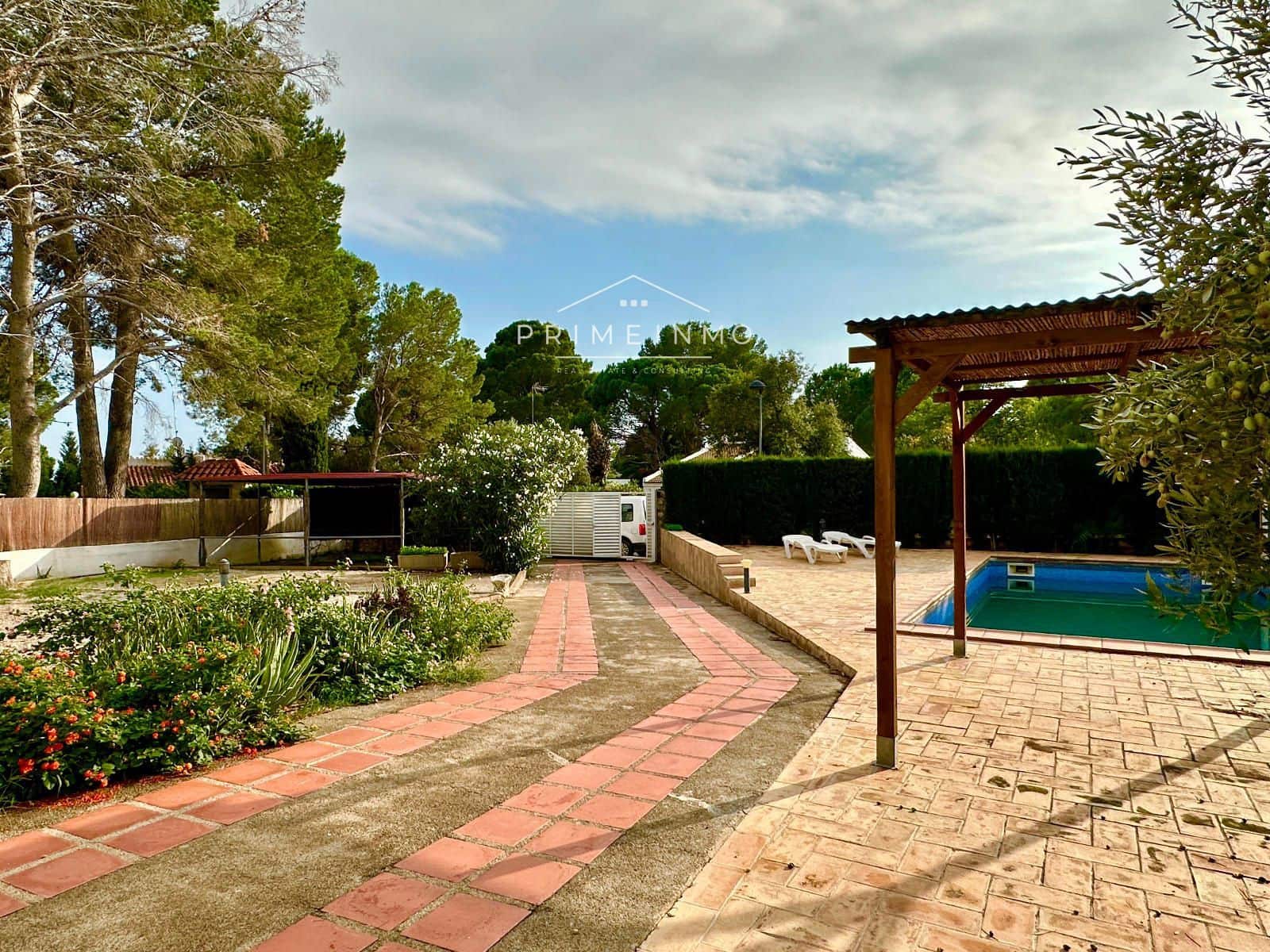 5 Zimmer Villa zu verkaufen in Calafat mit Pool Garage - 420.000 € (Ref: 9311858)