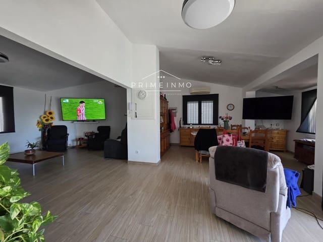 3 makuuhuone Huvila myytävänä paikassa Calafat, L'Ametlla de Mar mukana uima-altaan 
autotalli - 670 000 € (Ref: 9370345)