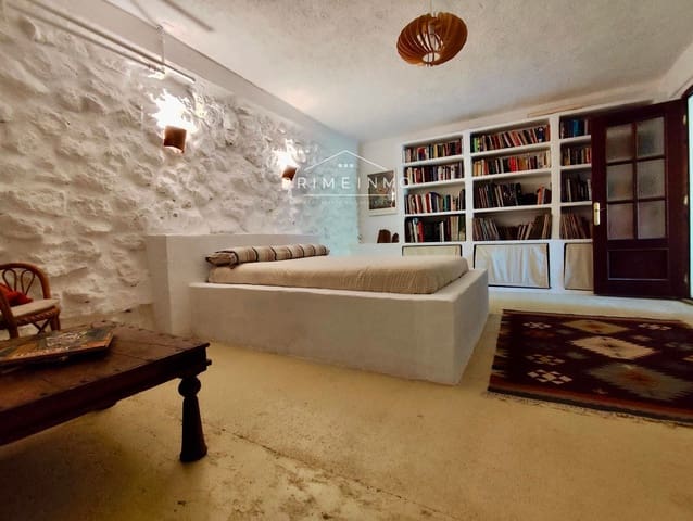 4 bedroom Villa for sale in Castellet i la Gornal - € 380,000 (Ref: 9504685)