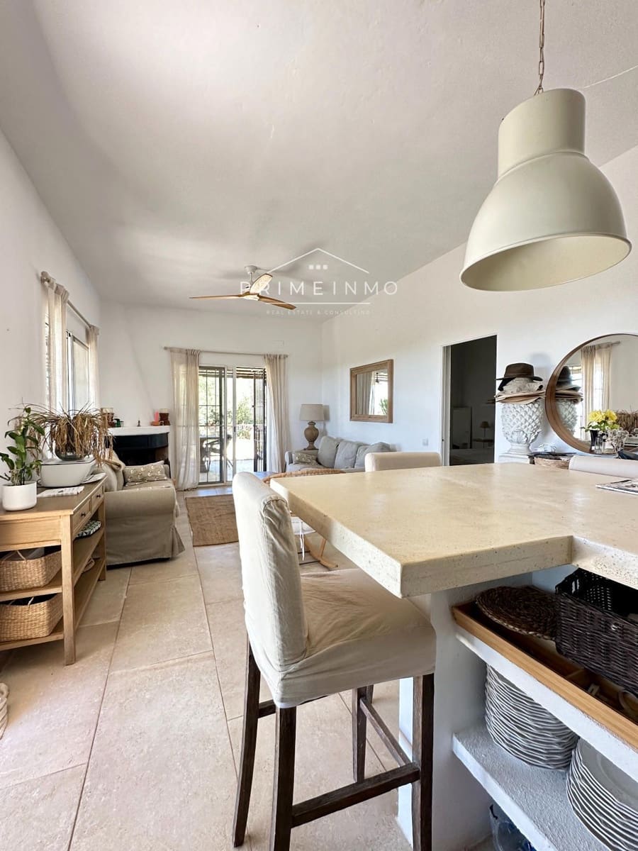 5 bedroom Villa for sale in Tortosa with pool - € 409,000 (Ref: 9819339)