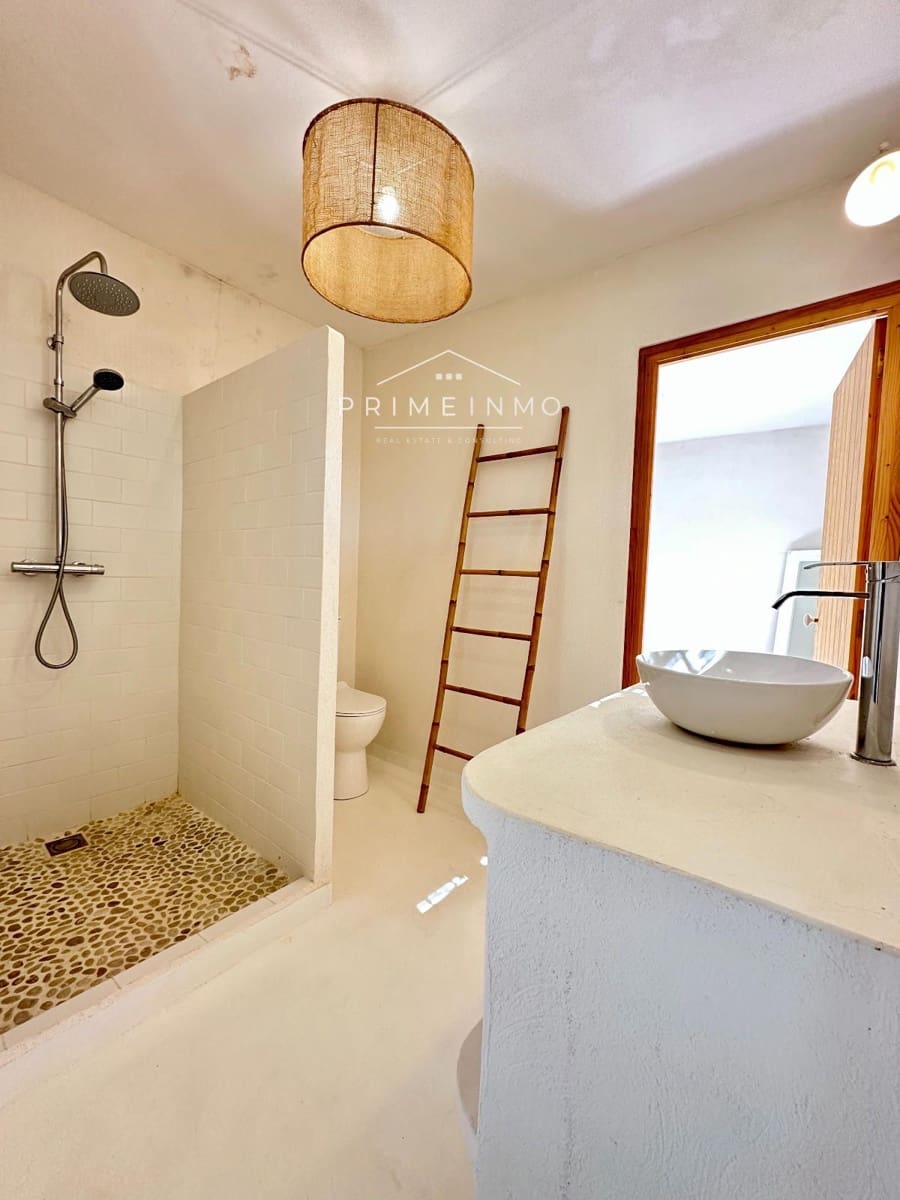 5 bedroom Villa for sale in Tortosa with pool - € 409,000 (Ref: 9819339)
