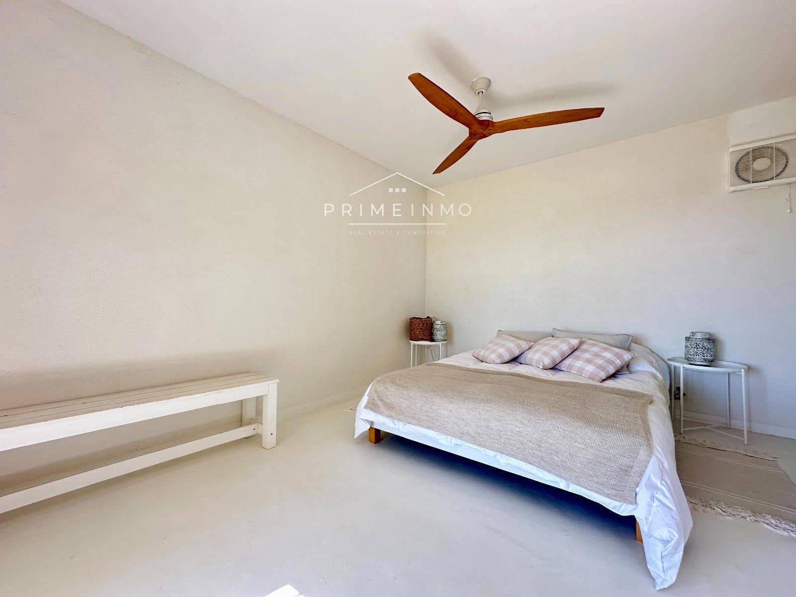 5 bedroom Villa for sale in Tortosa with pool - € 409,000 (Ref: 9819339)