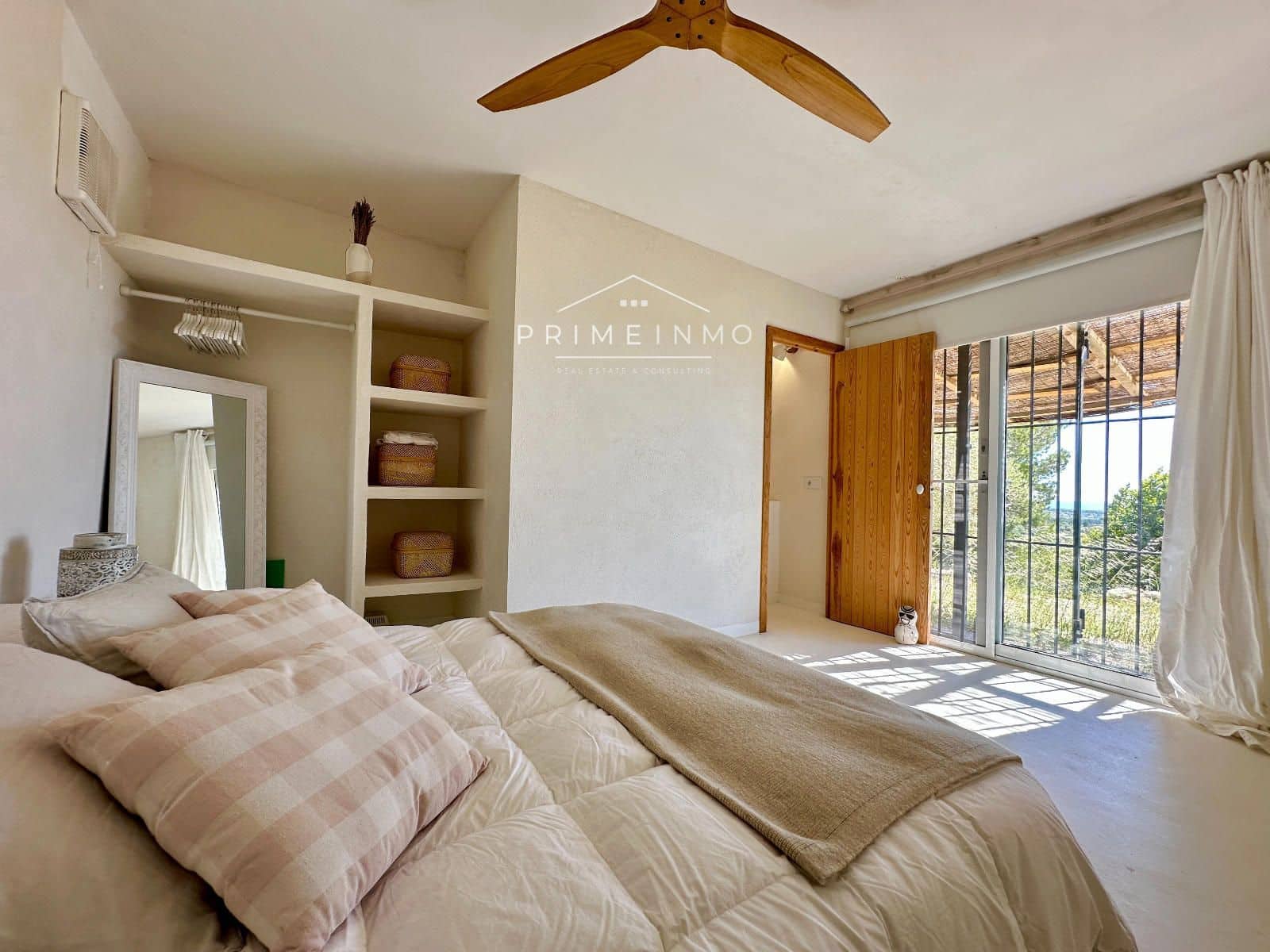 5 bedroom Villa for sale in Tortosa with pool - € 409,000 (Ref: 9819339)