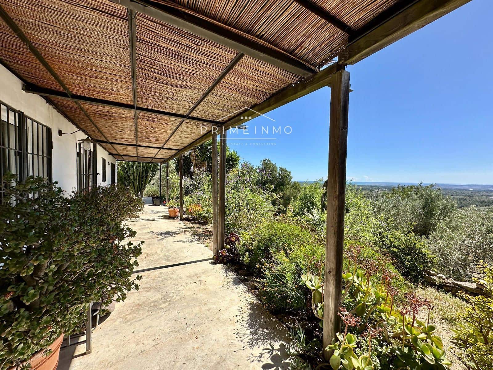 5 bedroom Villa for sale in Tortosa with pool - € 409,000 (Ref: 9819339)