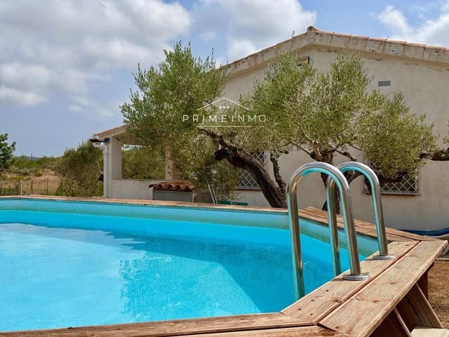 3 bedroom Villa for sale in El Perelló with pool - € 209,000 (Ref: 9984068)