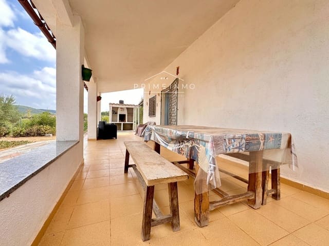 3 bedroom Villa for sale in El Perelló with pool - € 209,000 (Ref: 9984068)