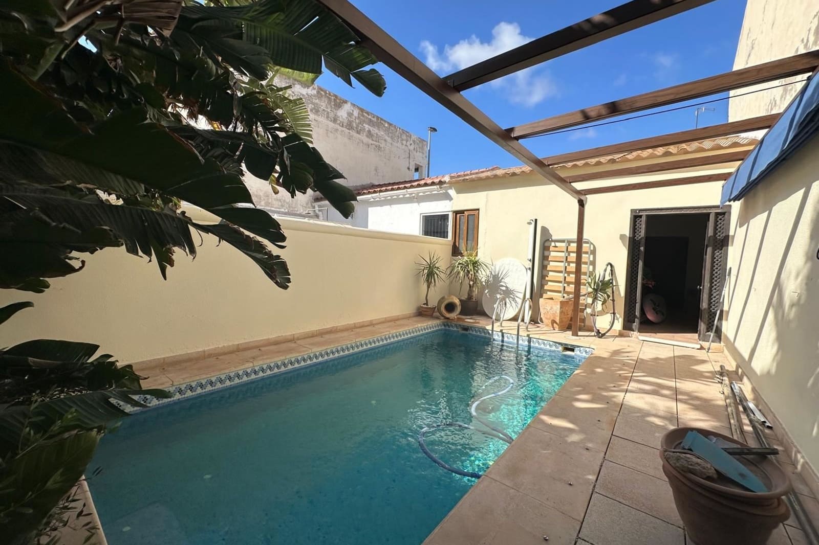 4 soveværelse Byhus til salg i Los Urrutias med swimmingpool - € 349.000 (Ref: 10004763)