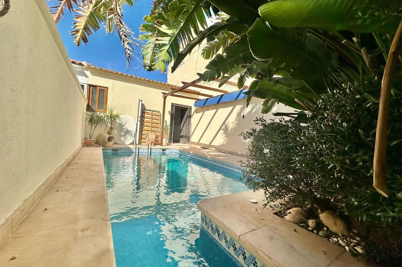 4 soveværelse Byhus til salg i Los Urrutias med swimmingpool - € 349.000 (Ref: 10004763)