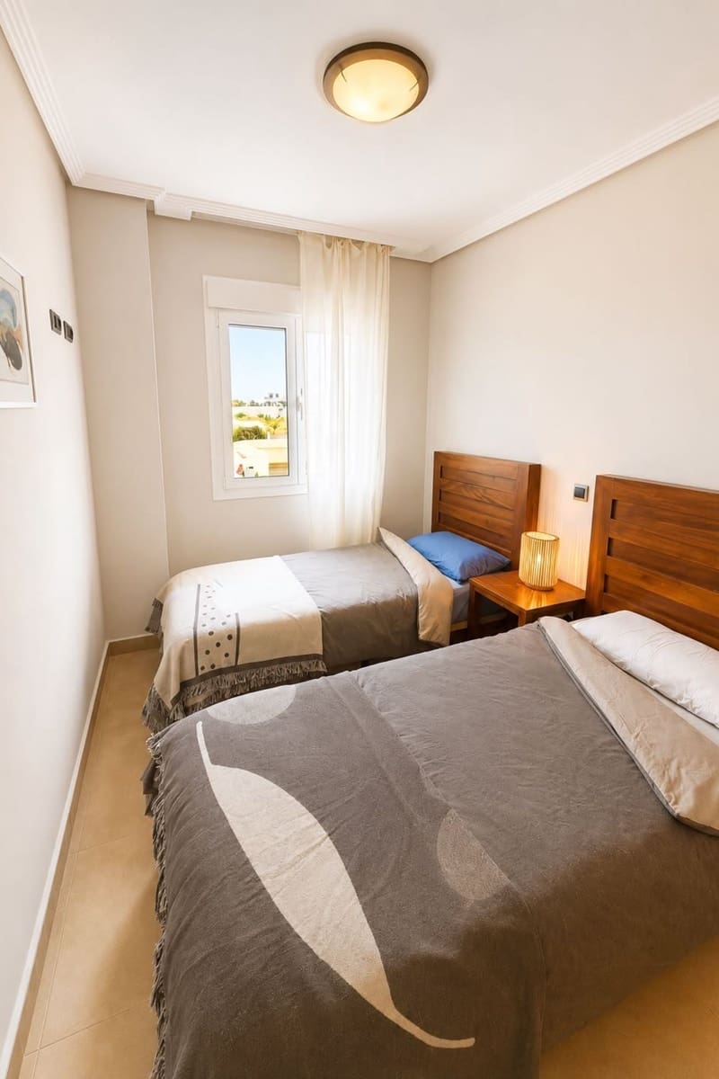 2 soveværelse Lejlighed til salg i Los Alcazares med swimmingpool - € 219.000 (Ref: 10098742)