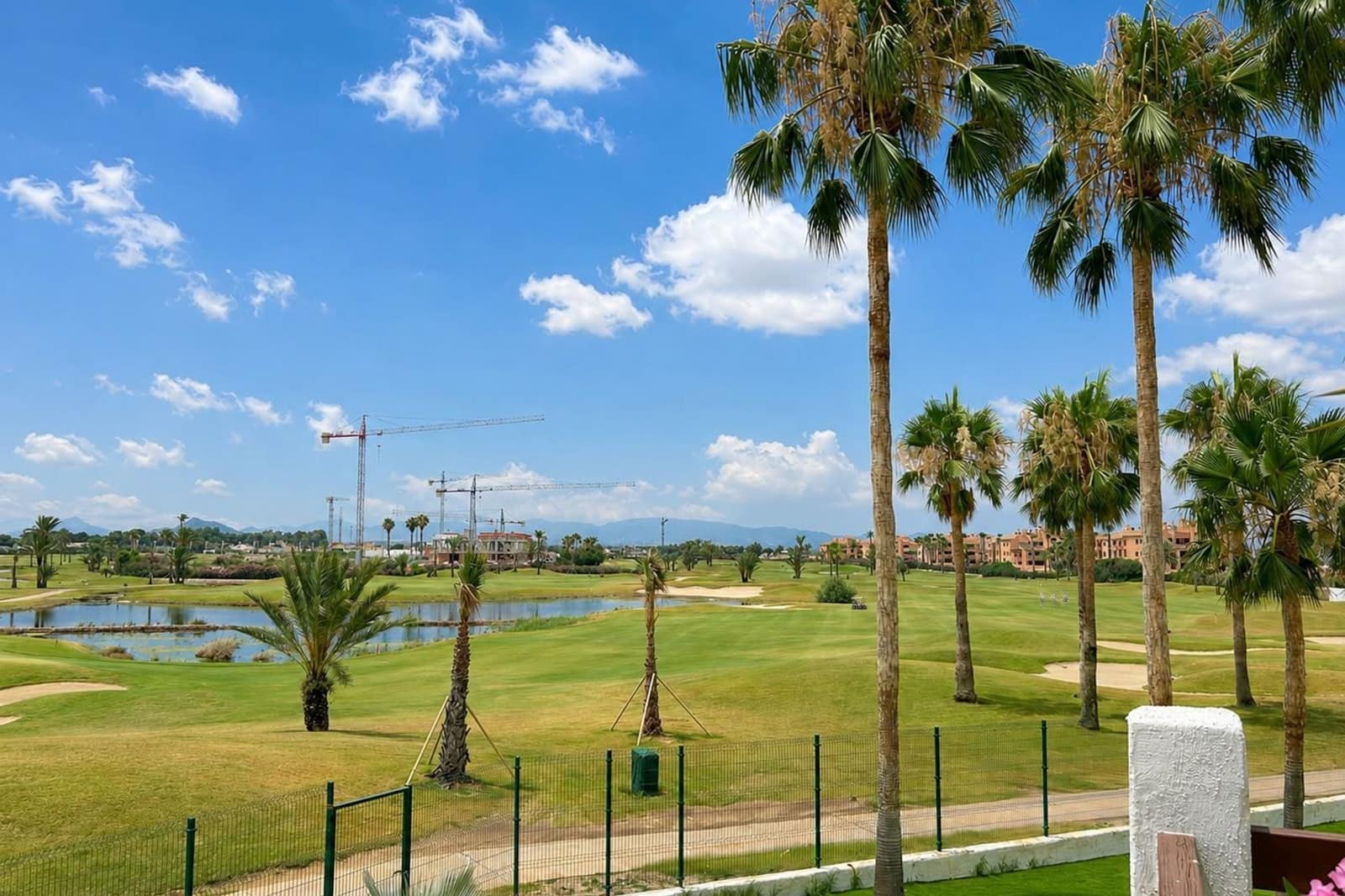 2 soveværelse Lejlighed til salg i Los Alcazares med swimmingpool - € 219.000 (Ref: 10098742)