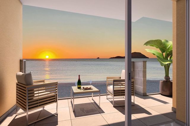 Apartamento de 2 habitaciones en La Manga del Mar Menor en venta con piscina garaje - 263.000 € (Ref: 10120830)