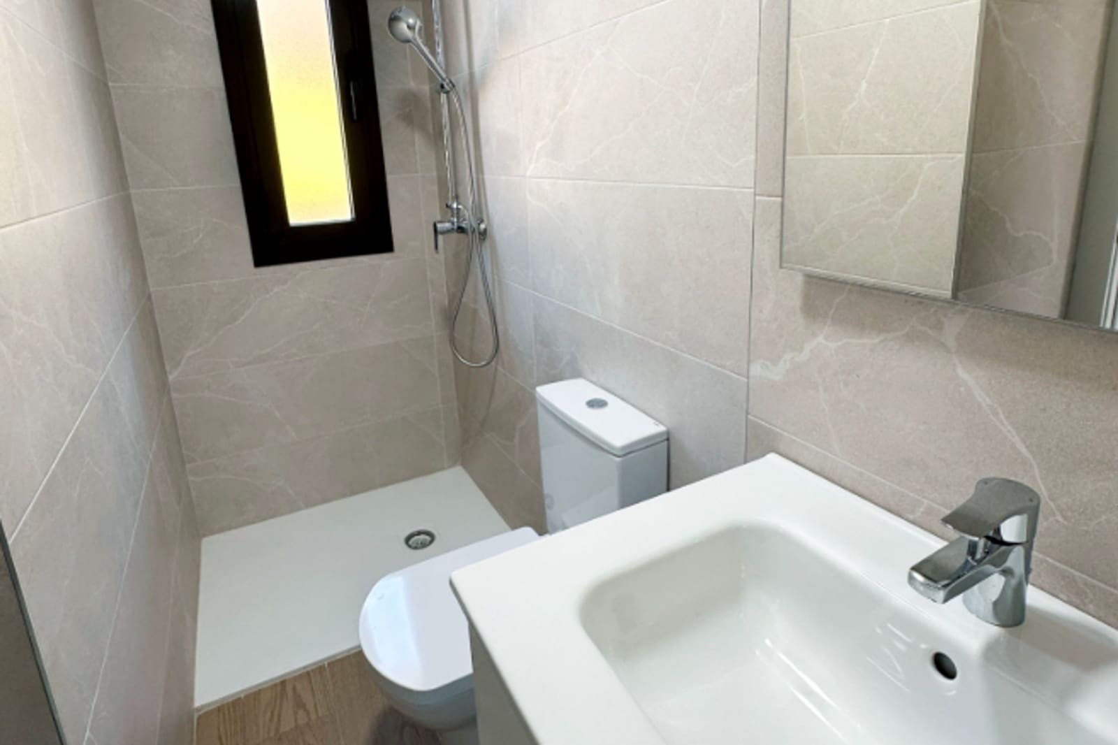 3 sypialnia Apartament na sprzedaż w Portman z basenem garażem - 220 500 € (Ref: 10125273)