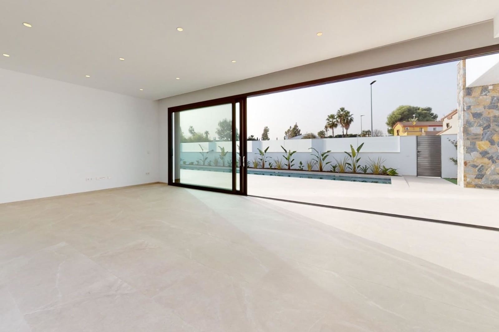 3 bedroom Villa for sale in Los Alcazares with pool - € 689,900 (Ref: 8707116)