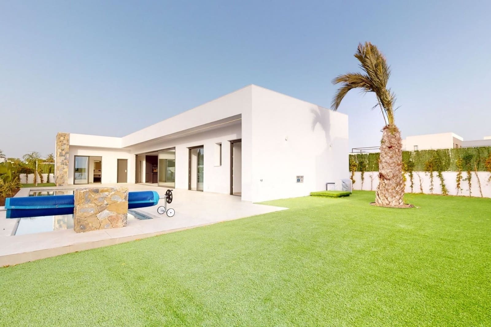 3 bedroom Villa for sale in Los Alcazares with pool - € 689,900 (Ref: 8707116)