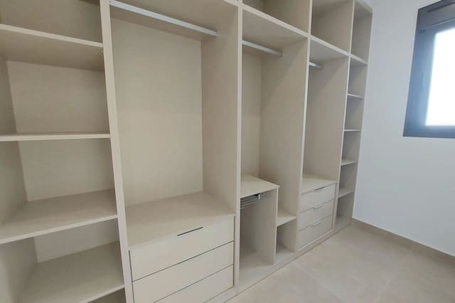 Chalet de 3 habitaciones en Los Peñascos - El Salero - Los Imbernones, San Pedro del Pinatar en venta con piscina - 419.900 € (Ref: 8923232)