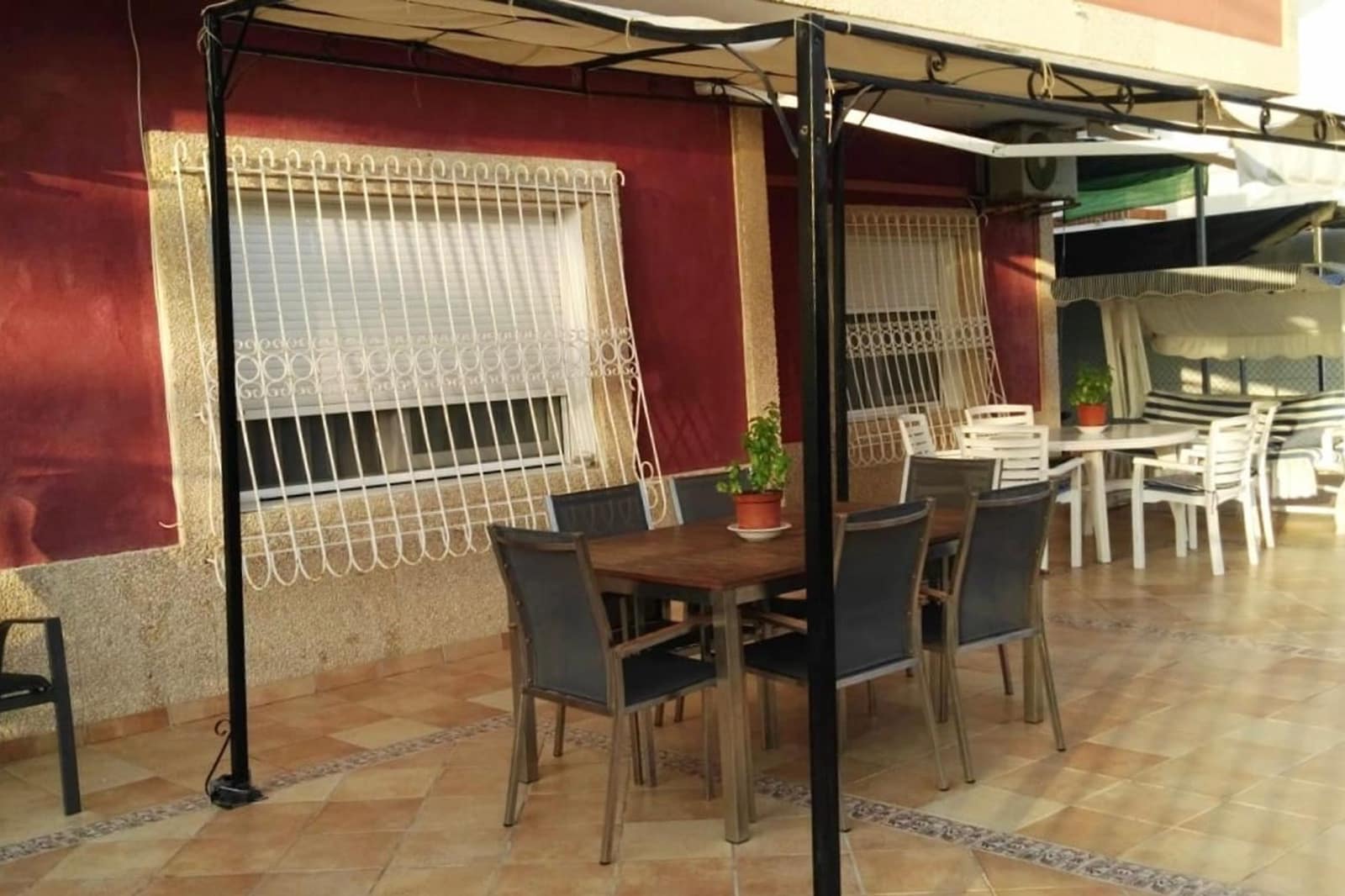 Villa for sale in Los Alcazares - € 290,000 (Ref: 9419475)