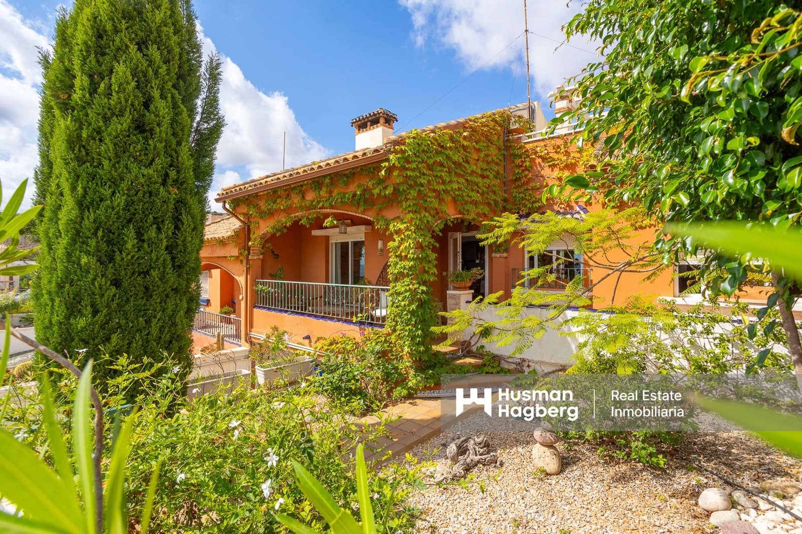 3 soveværelse Byhus til salg i El Carmoli med swimmingpool - € 299.000 (Ref: 9419478)