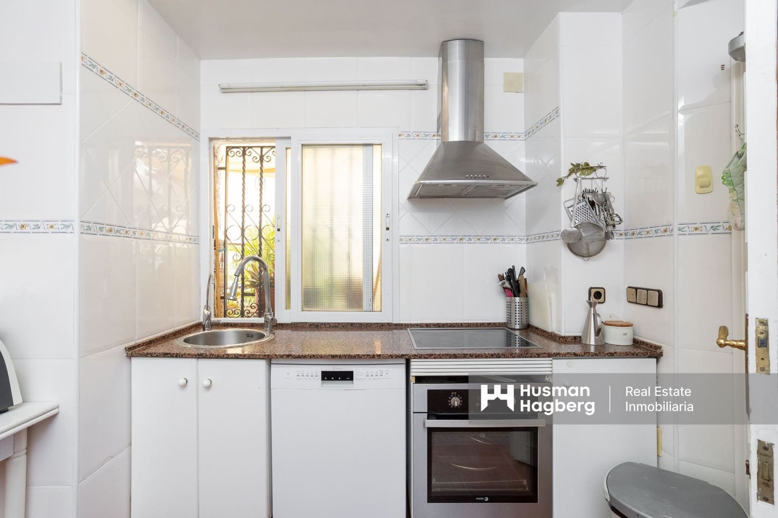 5 bedroom Villa for sale in El Algar with pool - € 269,900 (Ref: 9431934)