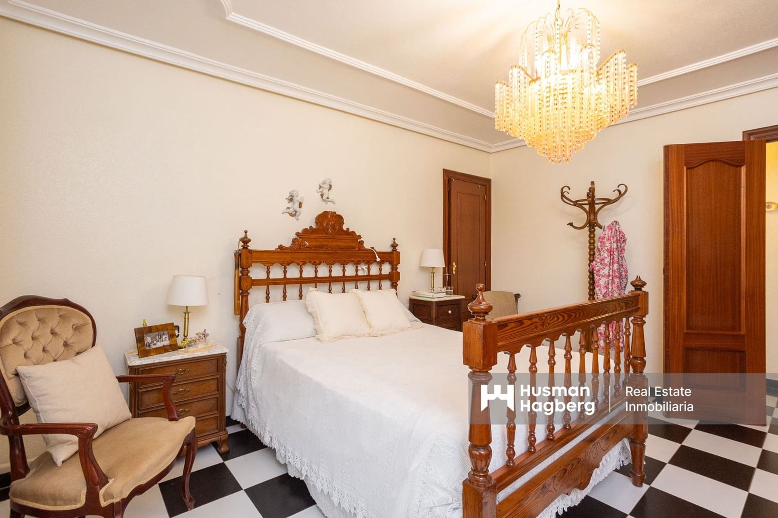 5 bedroom Villa for sale in El Algar with pool - € 269,900 (Ref: 9431934)