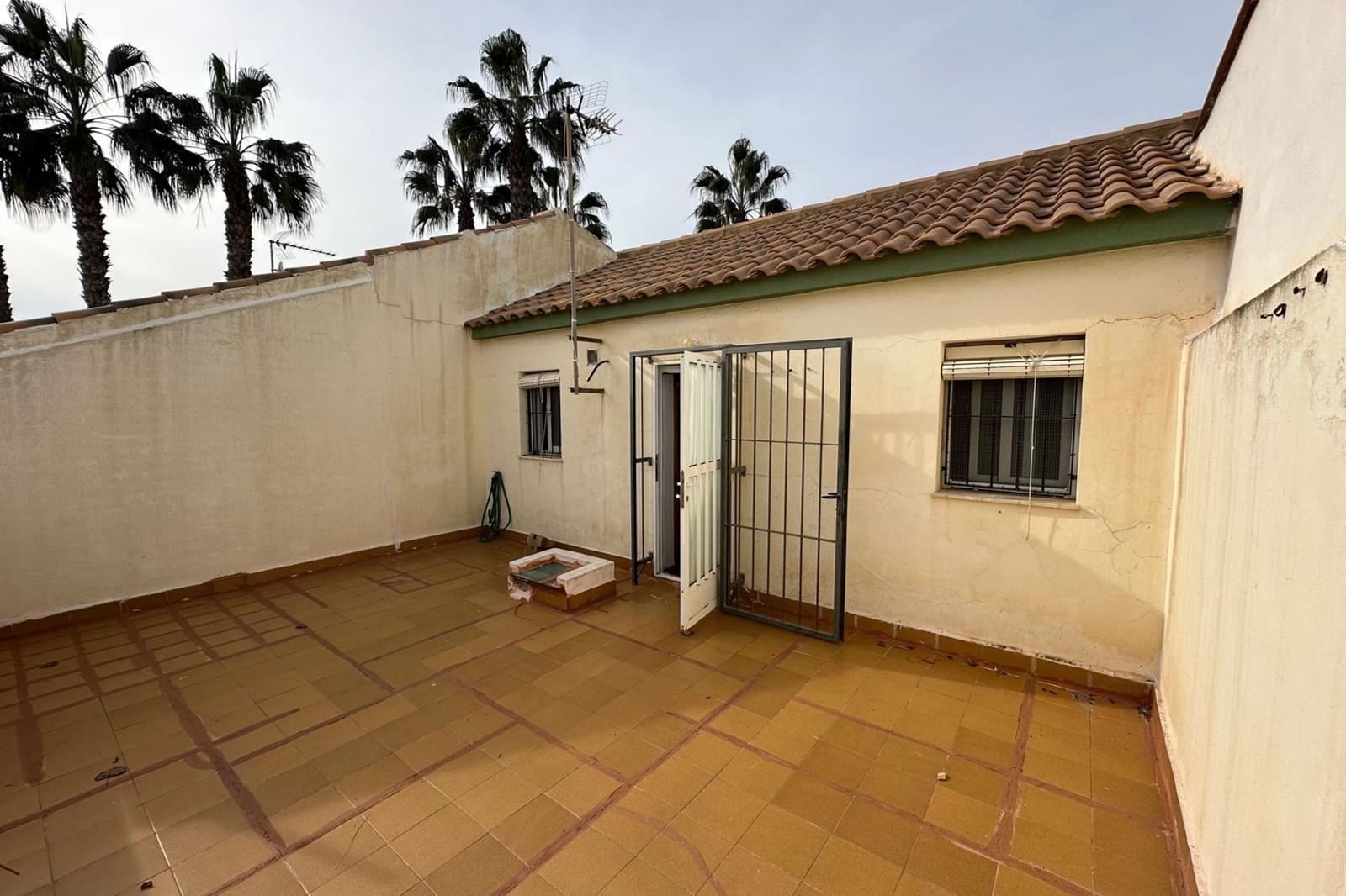 4 bedroom Townhouse for sale in Los Alcazares - € 209,900 (Ref: 9484973)