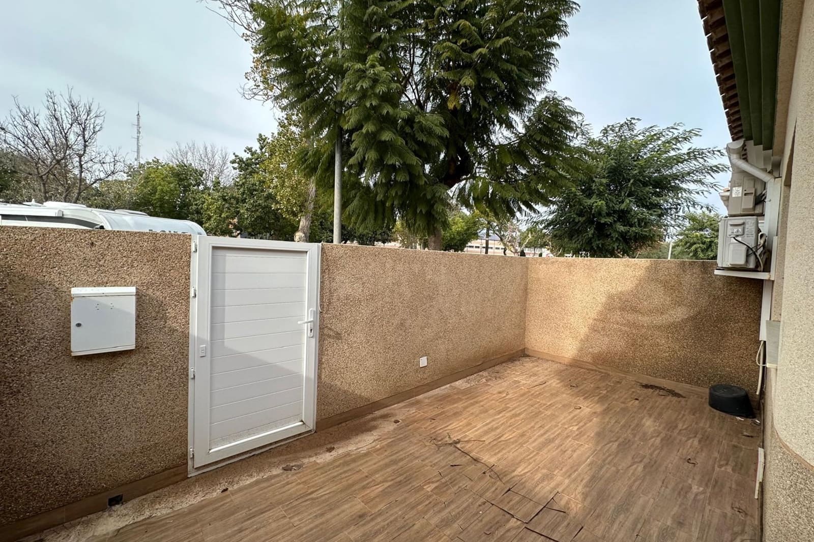 4 bedroom Townhouse for sale in Los Alcazares - € 209,900 (Ref: 9484973)