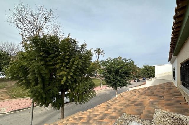 4 bedroom Townhouse for sale in Centro, Los Alcázares - € 209,900 (Ref: 9484973)