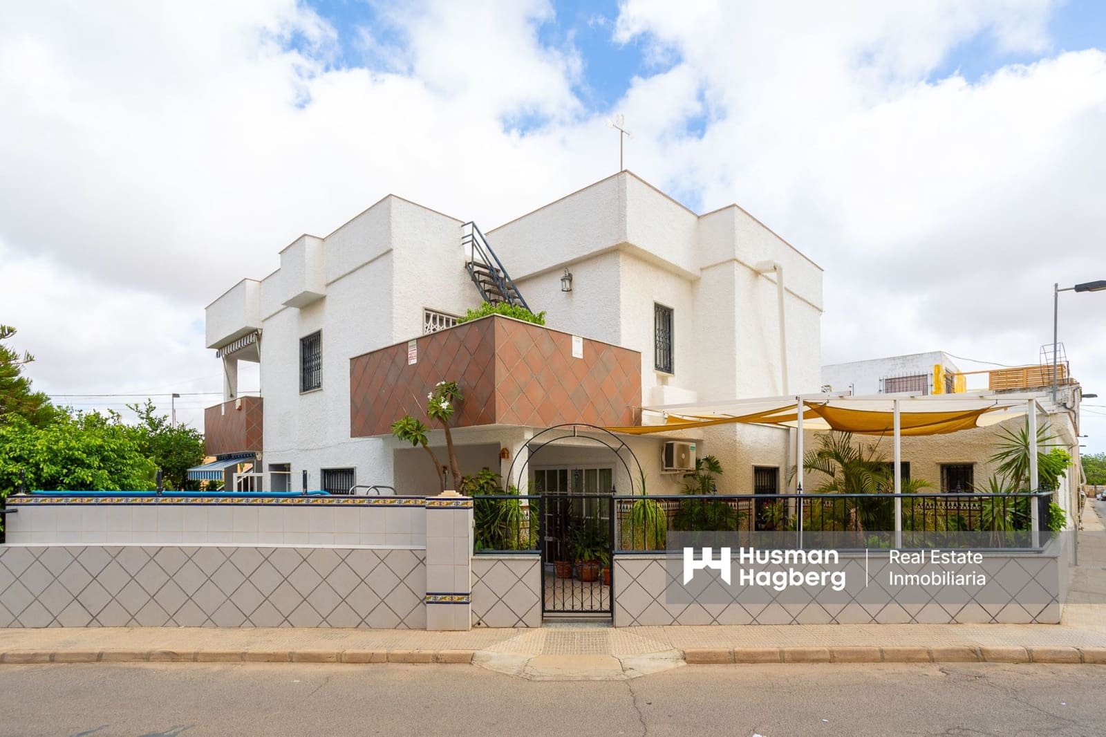 5 bedroom Villa for sale in El Algar with pool - € 269,900 (Ref: 9496402)