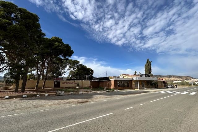 Chalet de 4 habitaciones en Puerto Lumbreras en venta - 735.000 € (Ref: 9505380)