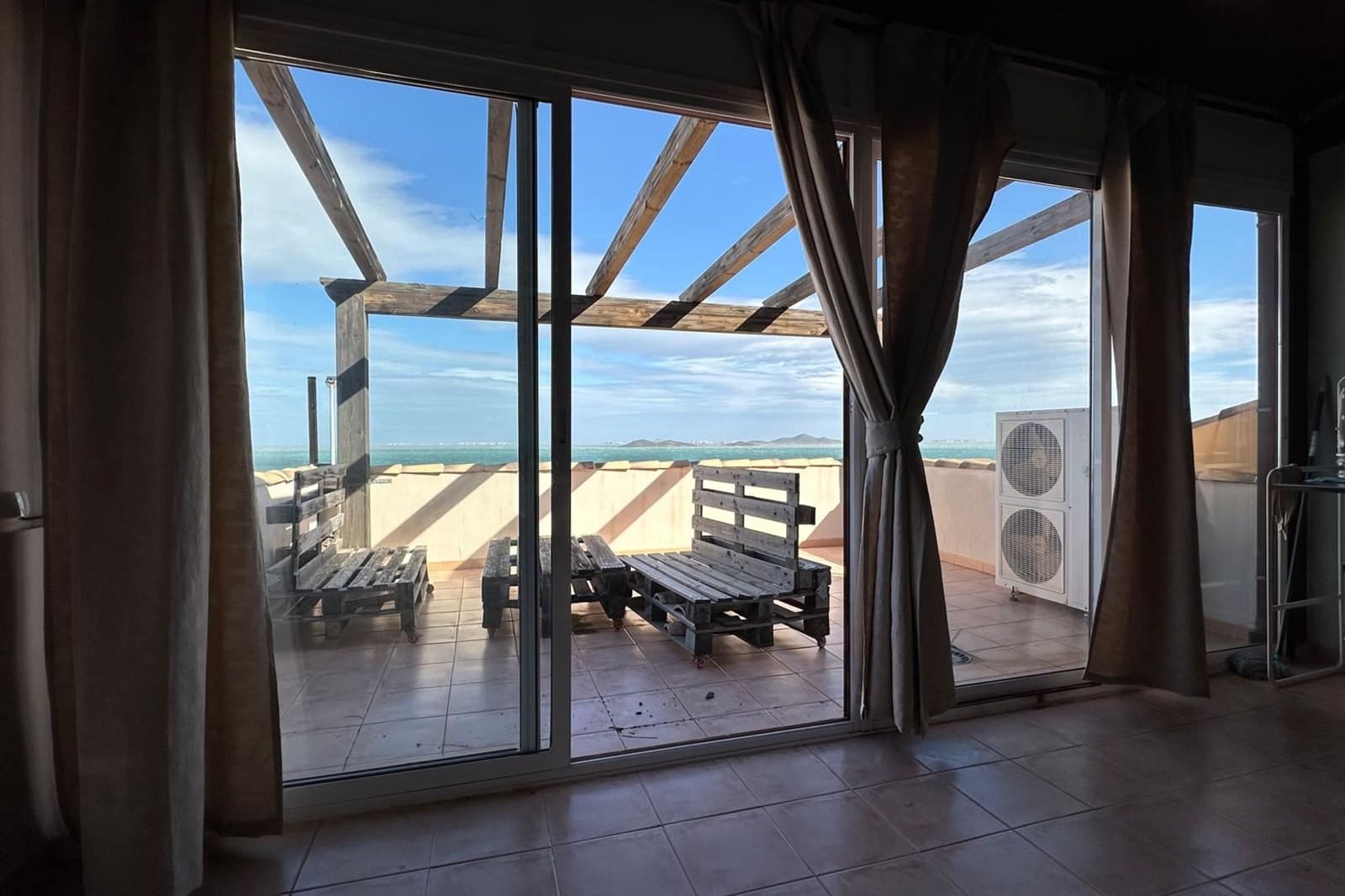 Chalet de 3 habitaciones en El Carmoli en venta con piscina - 425.000 € (Ref: 9544129)