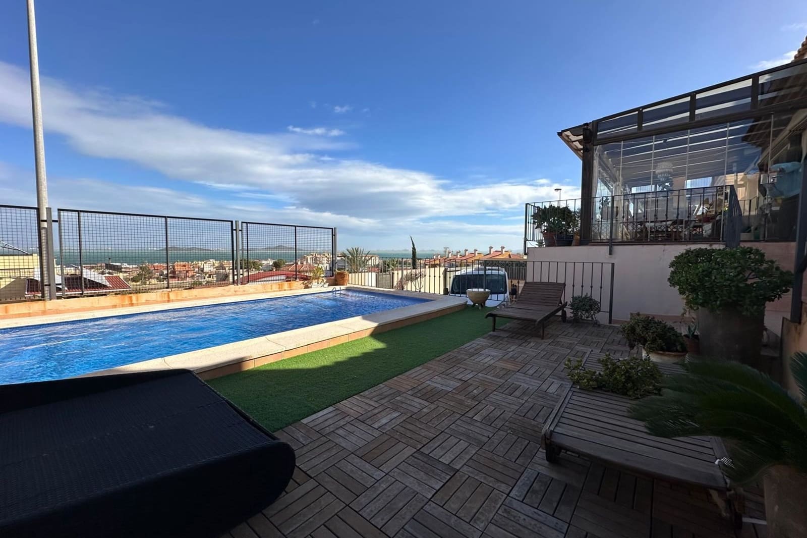 Chalet de 3 habitaciones en El Carmoli en venta con piscina - 425.000 € (Ref: 9544129)