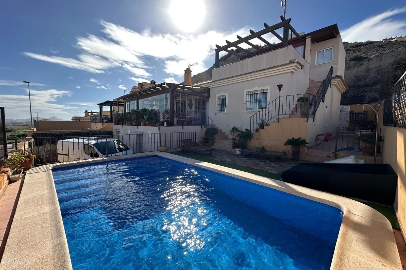 Chalet de 3 habitaciones en El Carmoli en venta con piscina - 425.000 € (Ref: 9544129)