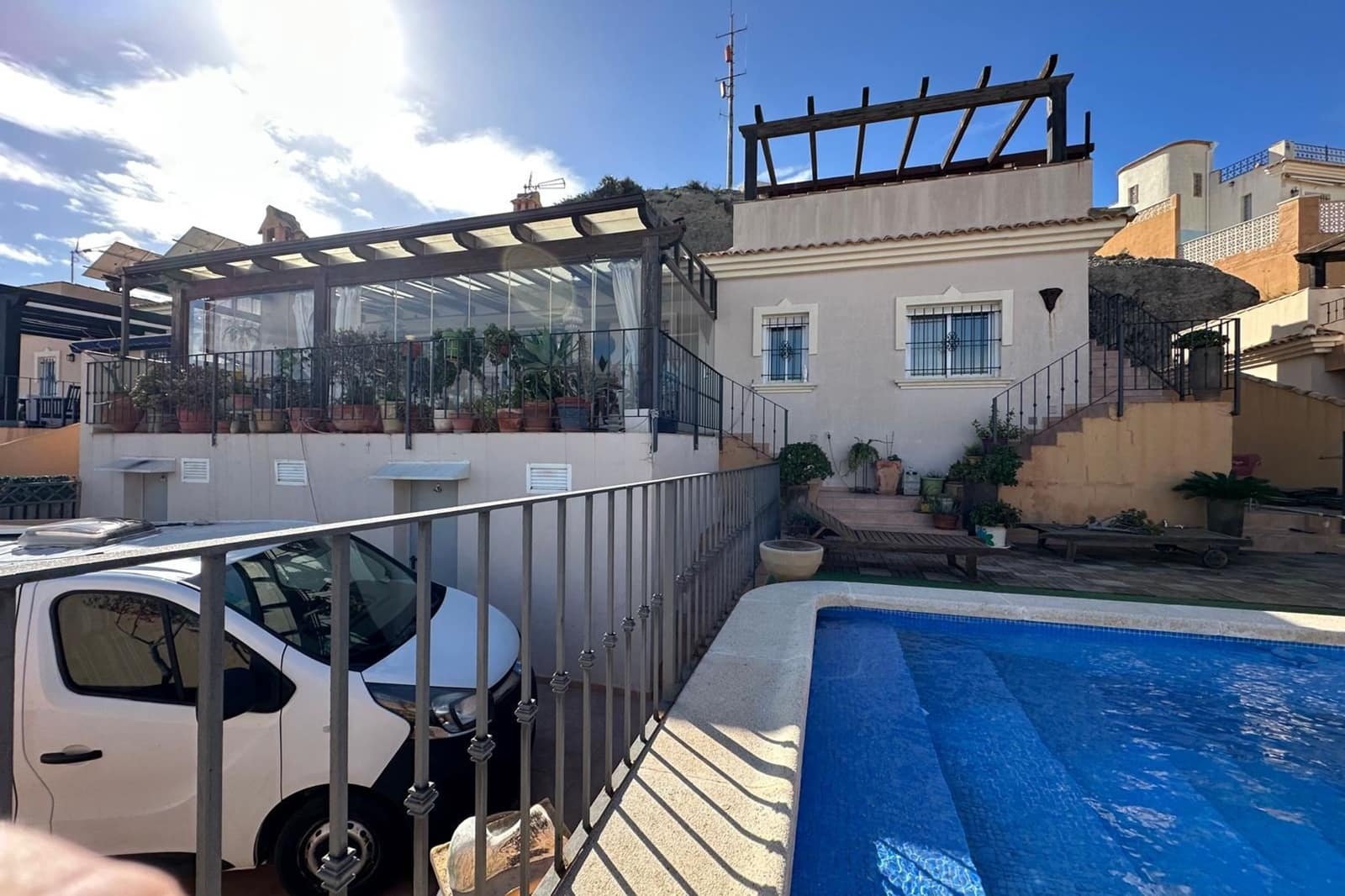 Chalet de 3 habitaciones en El Carmoli en venta con piscina - 425.000 € (Ref: 9544129)