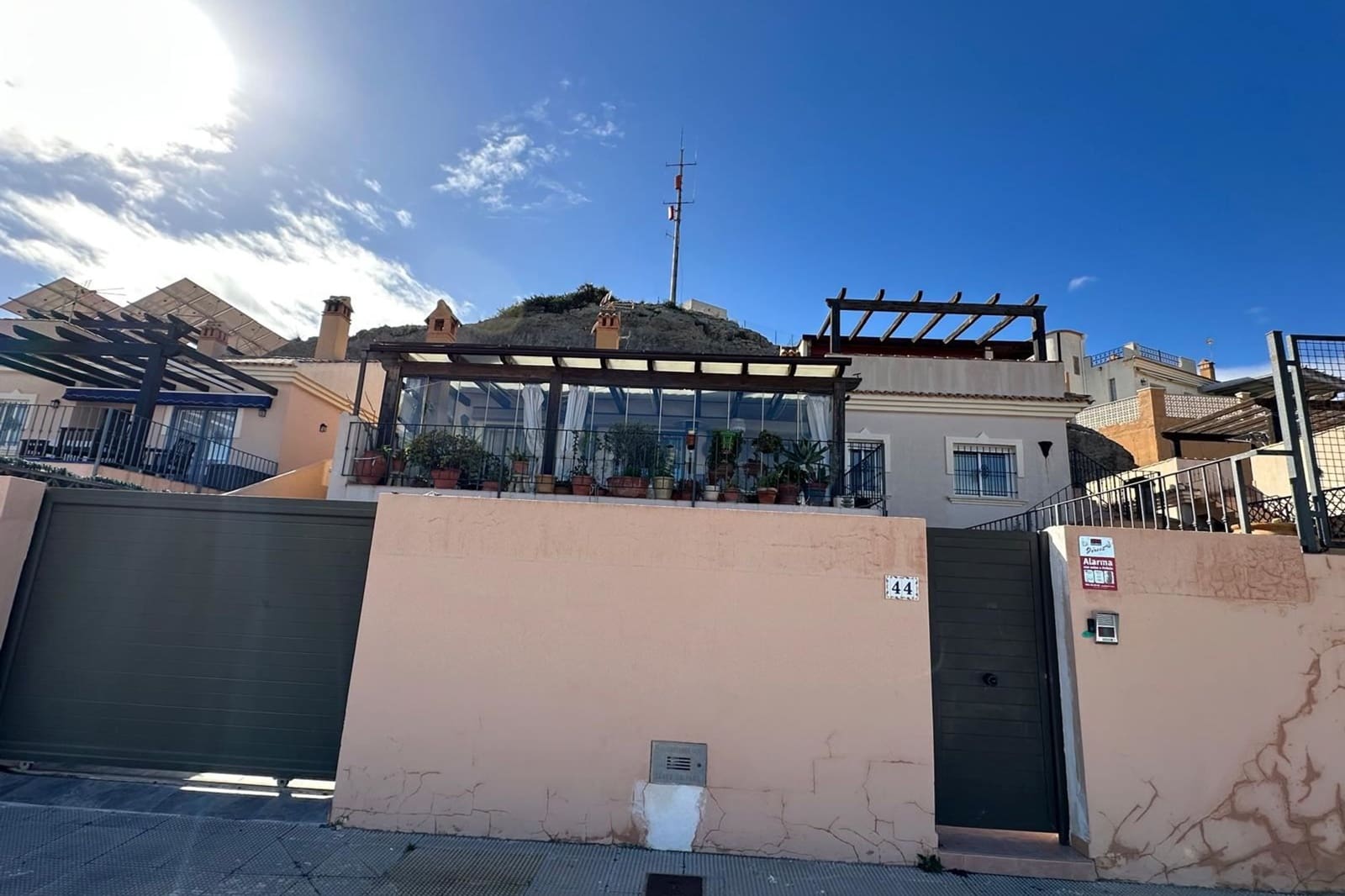 Chalet de 3 habitaciones en El Carmoli en venta con piscina - 425.000 € (Ref: 9544129)