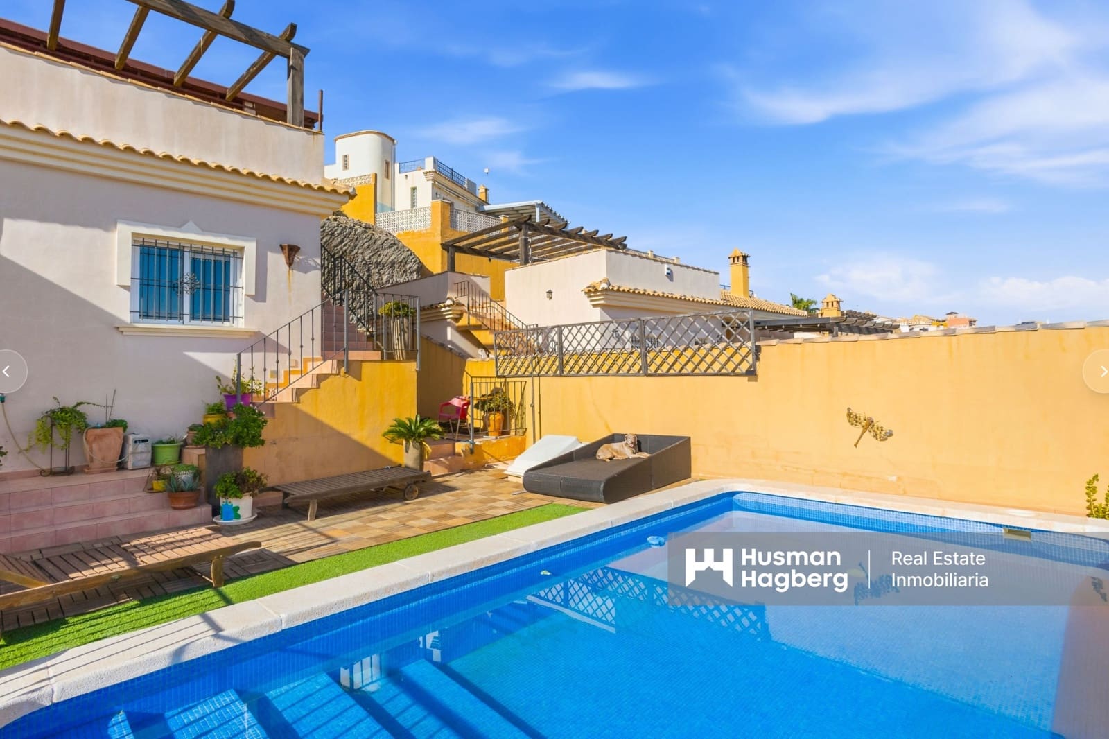 3 quarto Moradia para venda em El Carmoli com piscina - 425 000 € (Ref: 9544129)