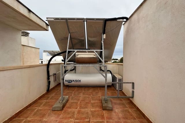 Casa de 3 habitaciones en Los Peñascos - El Salero - Los Imbernones, San Pedro del Pinatar en venta - 189.000 € (Ref: 9566690)