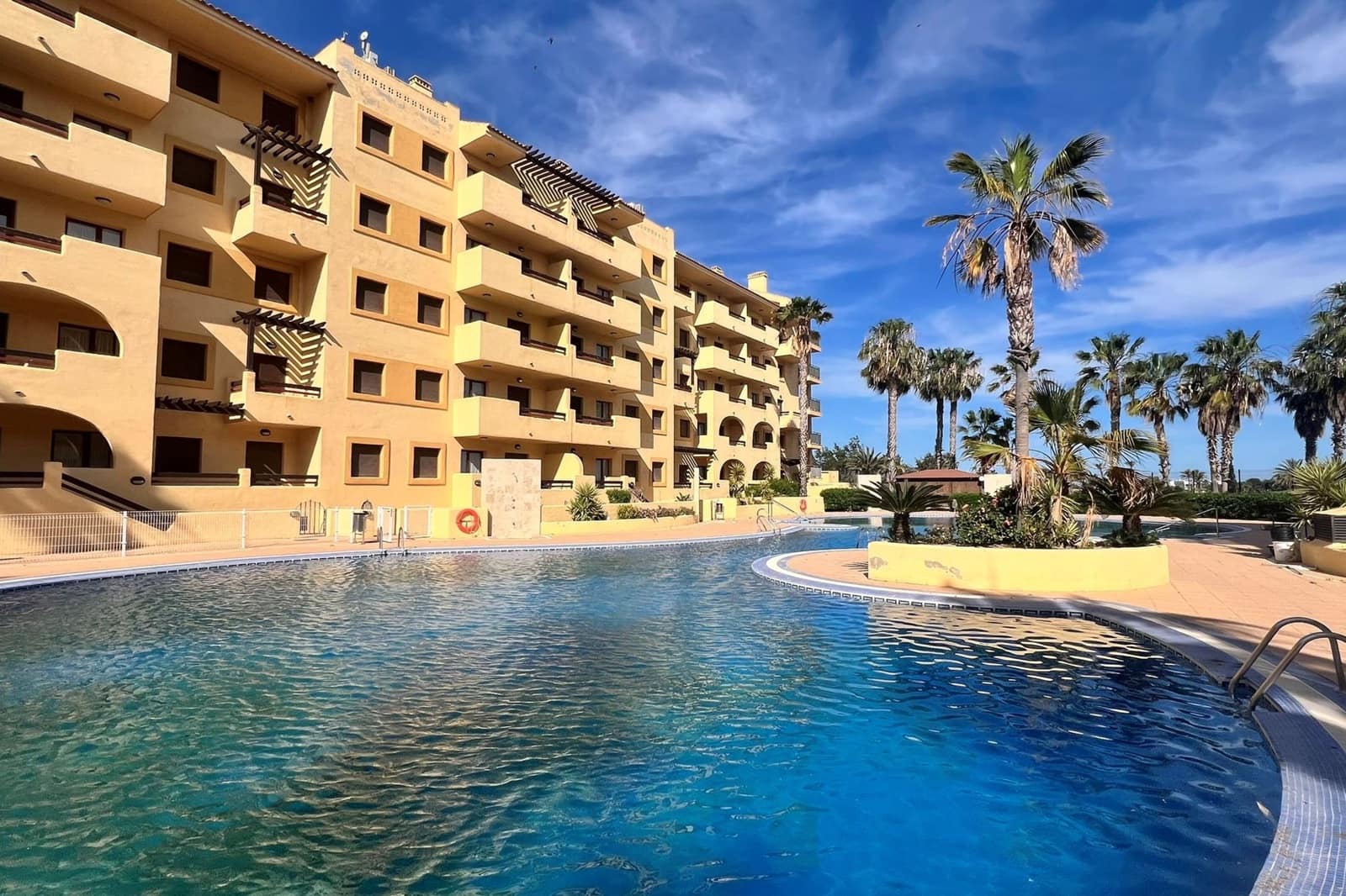 2 sovrum Lägenhet till salu i Los Alcazares med pool - 134 300 € (Ref: 9613967)