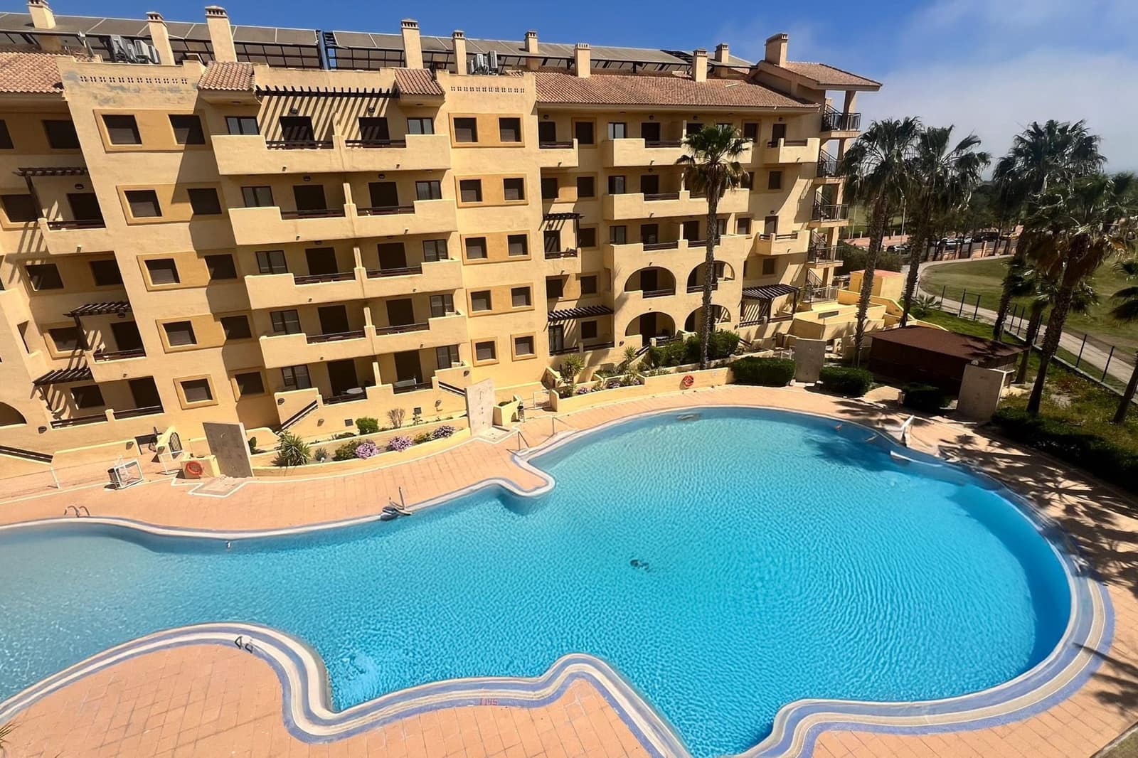 2 bedroom Apartment for sale in Los Alcazares with pool - € 144,300 (Ref: 9614565)