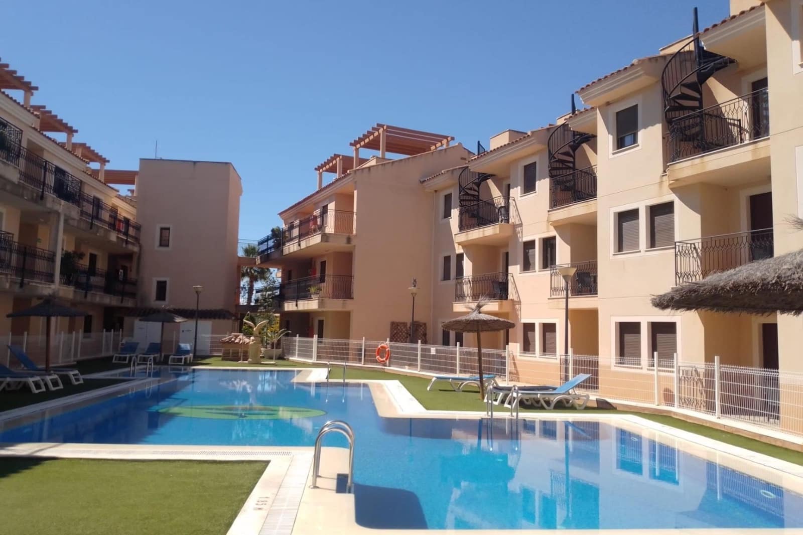 2 bedroom Apartment for sale in Aguilas with pool - € 110,000 (Ref: 9789488)