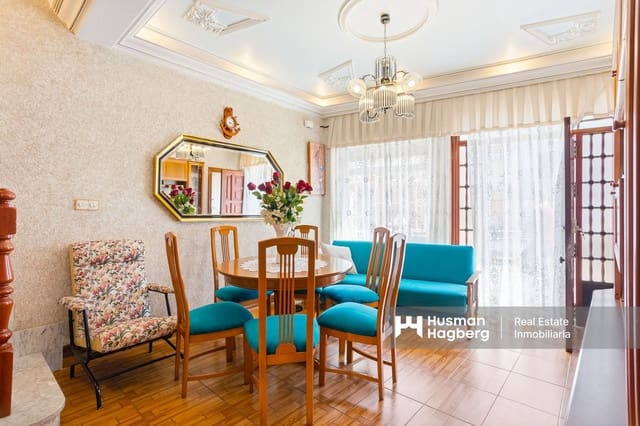 Casa de 3 habitaciones en Centro, Los Alcázares en venta - 265.000 € (Ref: 9802902)