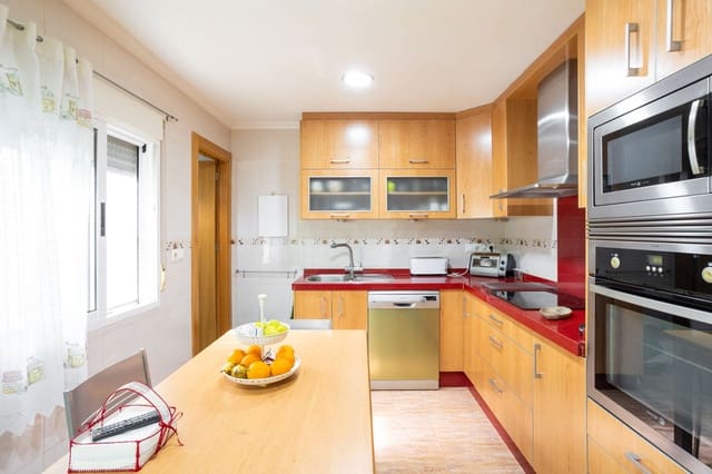 Casa de 4 habitaciones en Centro, Los Alcázares en venta - 269.000 € (Ref: 9802904)