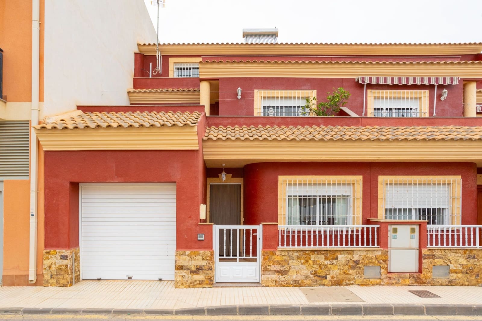 Casa de 4 habitaciones en Los Alcázares en venta - 269.000 € (Ref: 9802904)