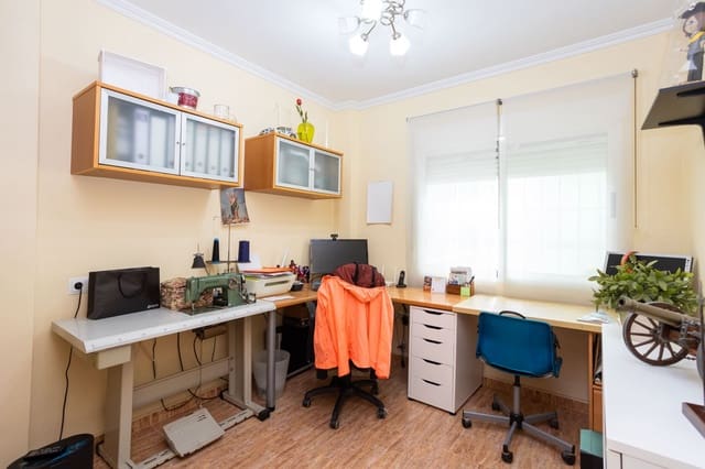 Casa de 4 habitaciones en Centro, Los Alcázares en venta - 269.000 € (Ref: 9802904)