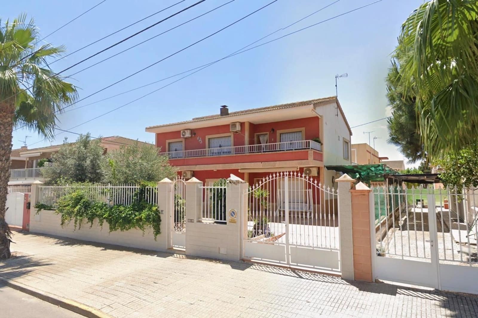 4 bedroom Villa for sale in Los Alcazares - € 290,000 (Ref: 9805508)