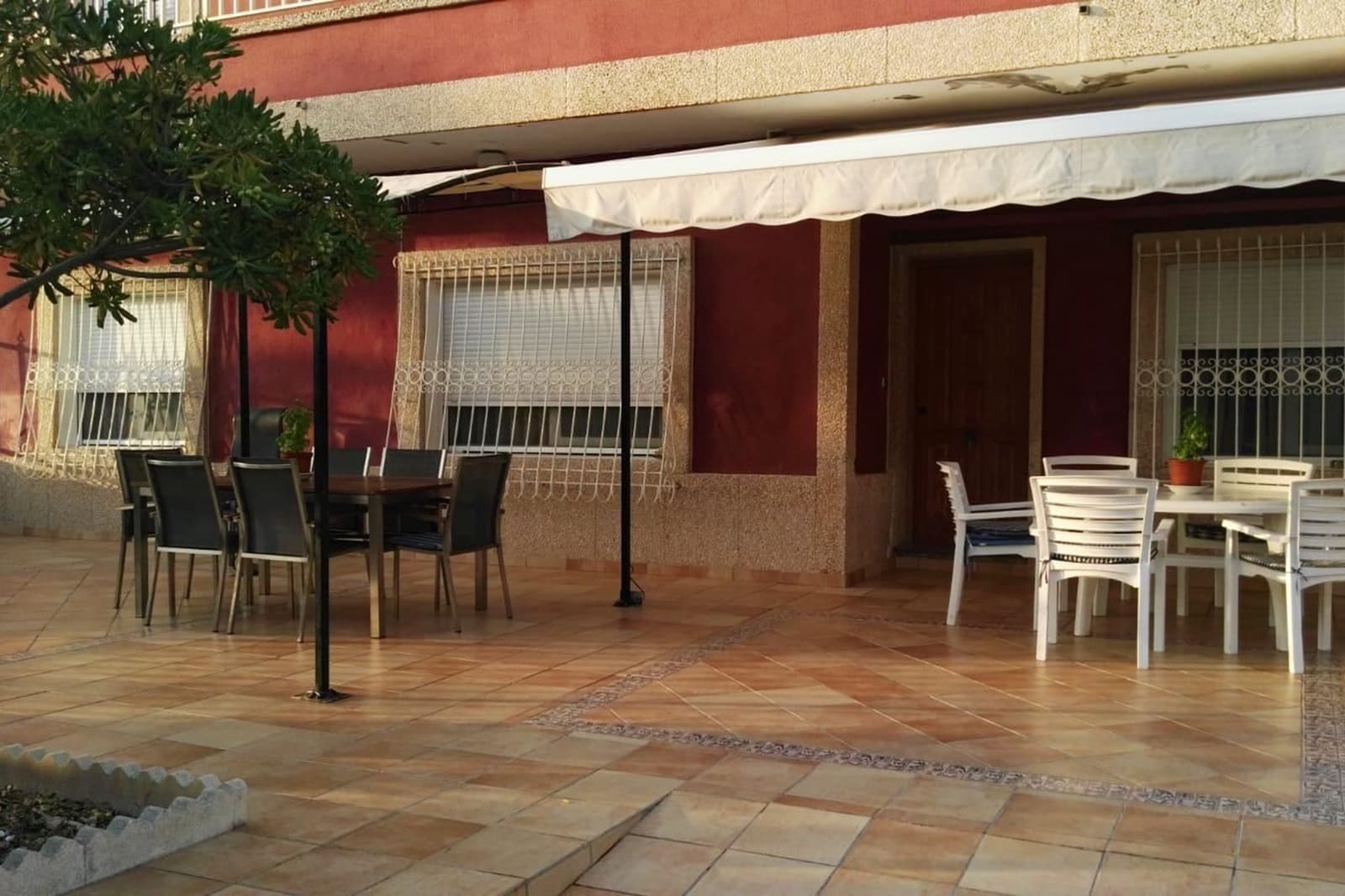 4 bedroom Villa for sale in Los Alcazares - € 290,000 (Ref: 9805508)
